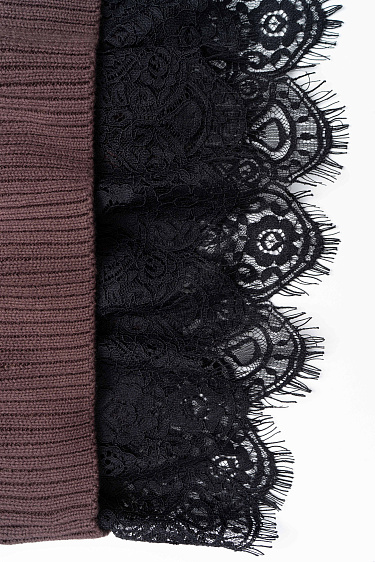 Джемпер с кружевом