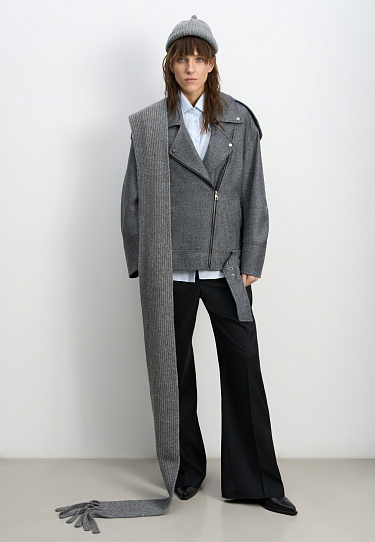 Шарф в рубчик с бахромой 