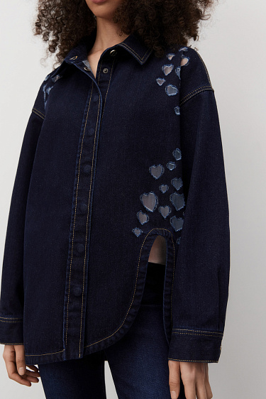 Джинсовая рубашка с сердечками