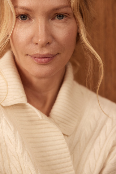 Кардиган с объемными косами