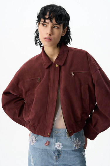 Бомбер из замши с отложным воротником