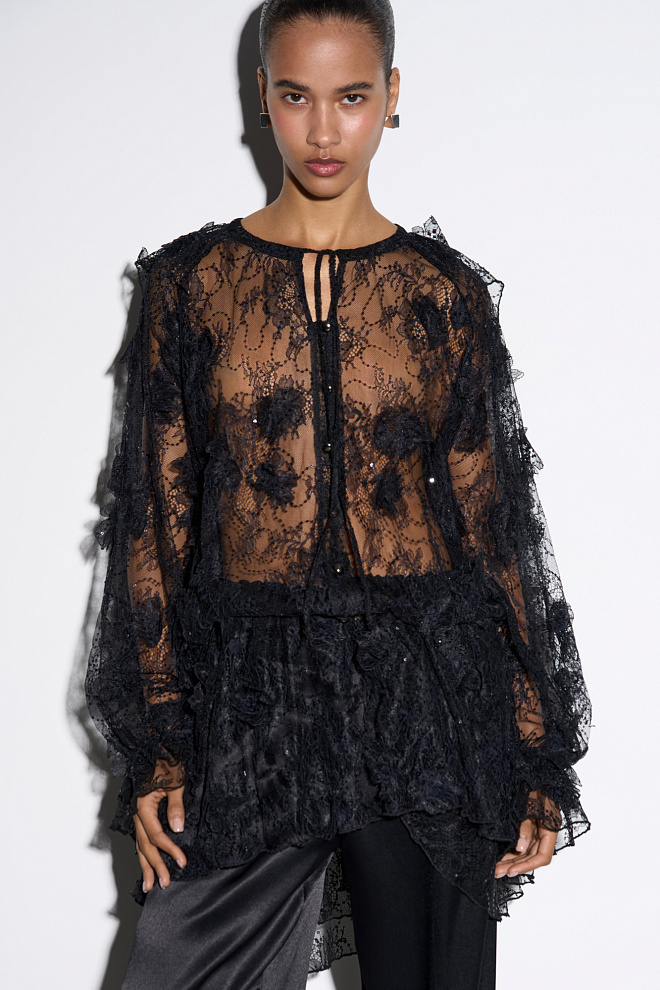 Кружевное мини-платье