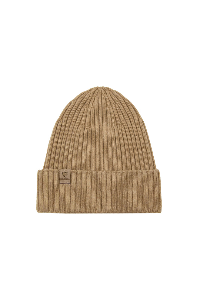 Цельновязаная шапка