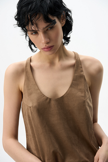 Топ с отделкой под замшу