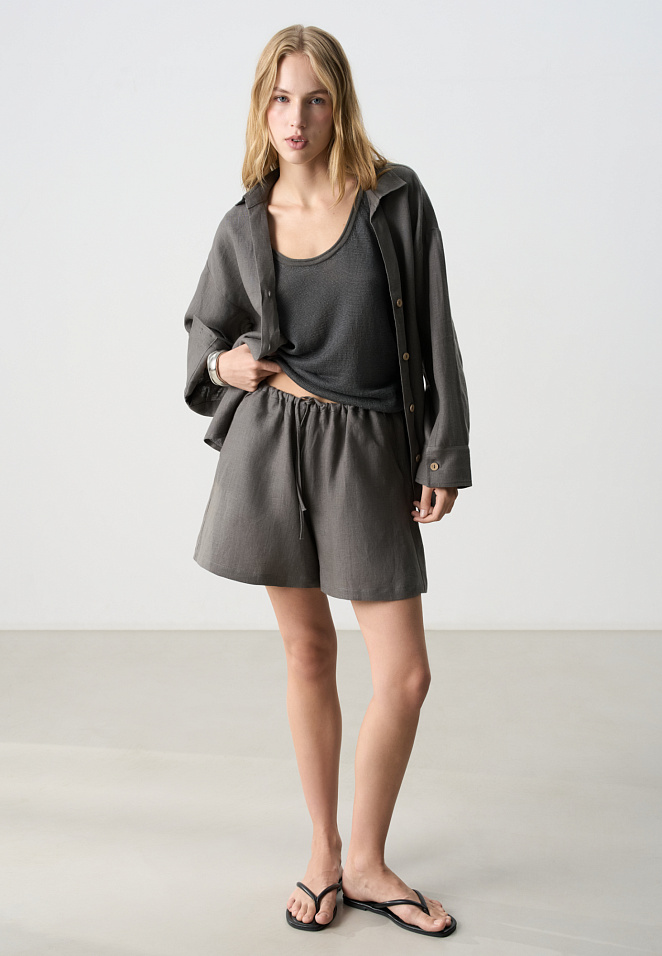 Льняные шорты с кулиской