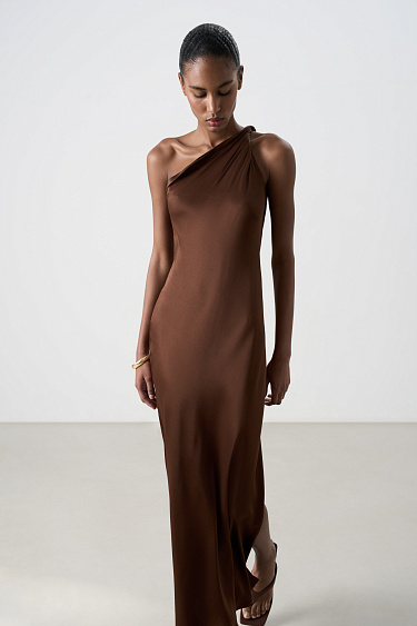 Атласное платье с перекрутом