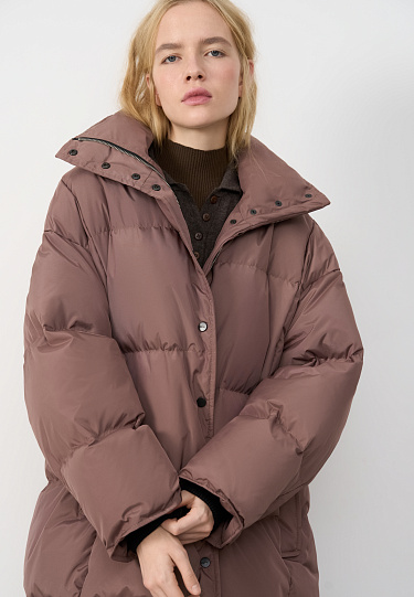 Пуховик с капюшоном и трикотажными манжетами