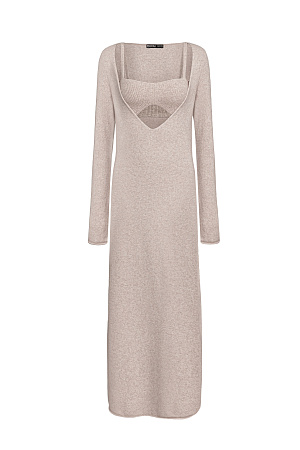 бежевый Трикотажное платье с топом в комплекте. Модель приталенного силуэта из шерсти и кашемира с V-образным вырезом.