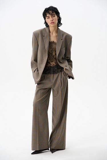 Топ из тонкого кружева