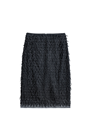 черный Юбка длины миди с объемным геометрическим дизайном и бахромой. Застежка на молнию сзади. Изделие выполнено на подкладке.