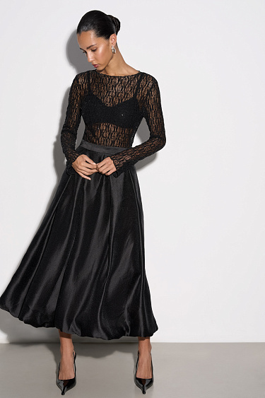 Кружевной лонгслив с пайетками