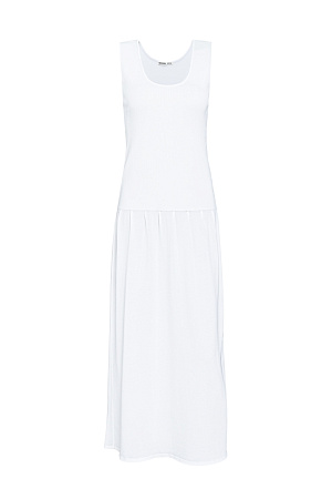 белый Трикотажное платье из вискозы длины макси. Модель с U-вырезом горловины, без рукавов и на широких лямках. Изделие декорировано драпировкой на бедрах.