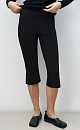 Трикотажные капри из вискозы. Модель с невысокими разрезами сбоку.