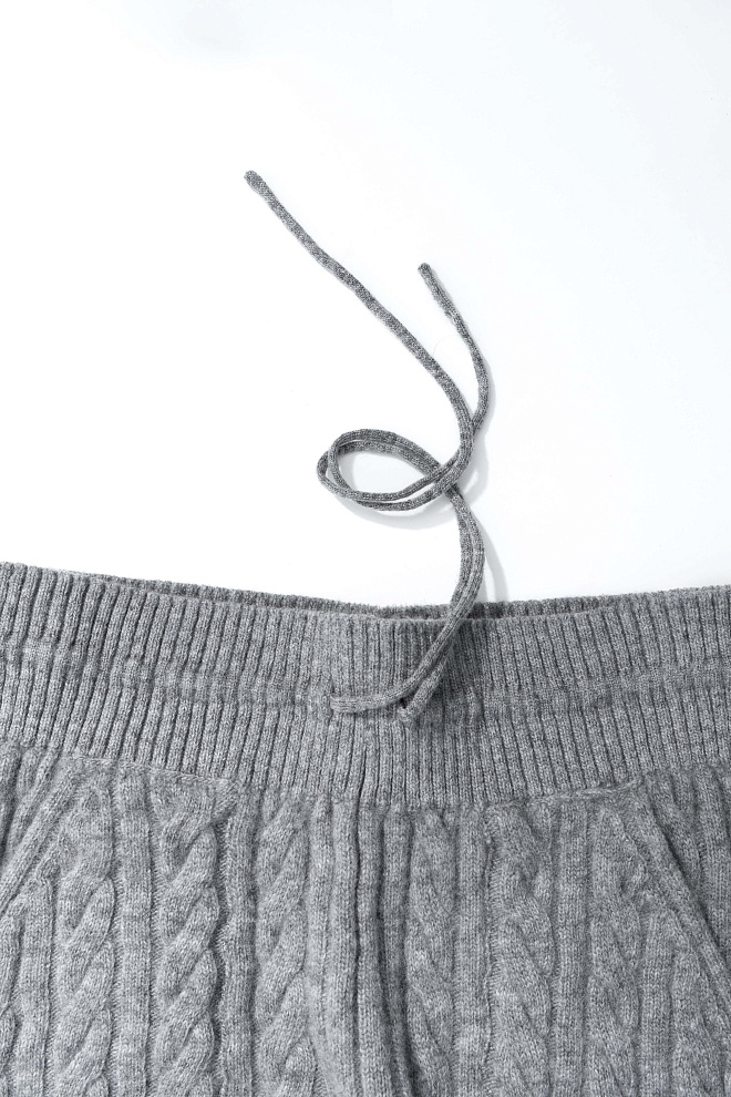 Трикотажные брюки-джоггеры с косами