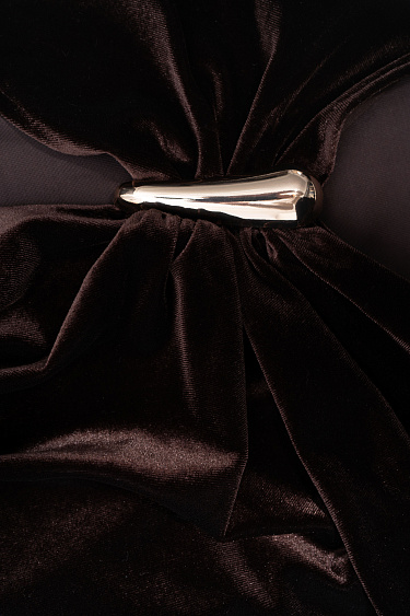 Бархатное платье макси с драпировкой