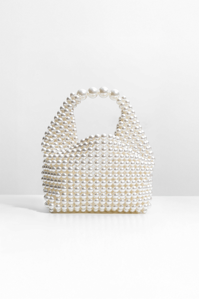 Сумочка из жемчужных бусин
