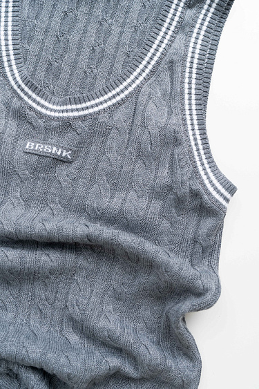 Трикотажная майка с косами 