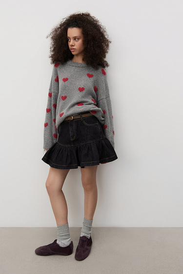 Джинсовая юбка мини с карманами сердечками