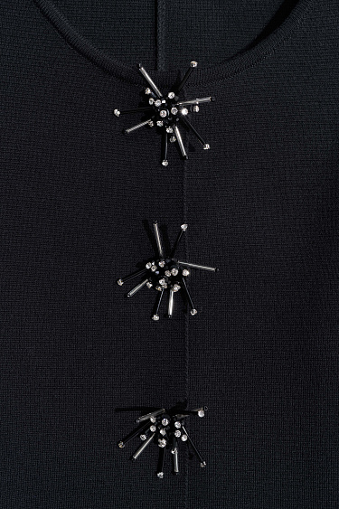 Жакет на магнитных кнопках с декором