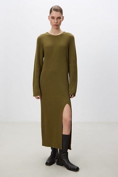 Трикотажное платье из кашемира и шерсти с разрезом