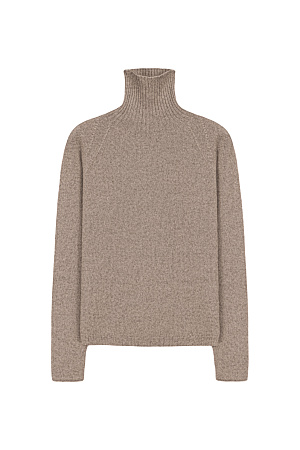 бежевый Джемпер из 100% кашемира. Модель с высоким воротником и рукавом реглан. Низ изделия и воротник выполены в рубчик. 