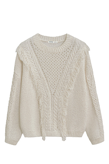 Джемпер изо льна с бахромой и косами