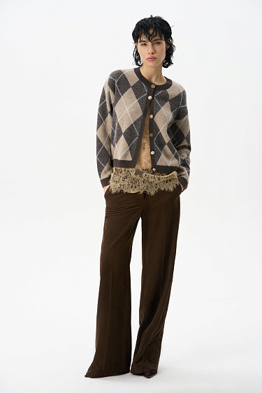 Прямые брюки под замшу