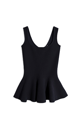 черный Трикотажный корсет из плотной вискозы. Модель на широких бретельках с баской. Застежка на молнию сзади. Изделие без подкладки.