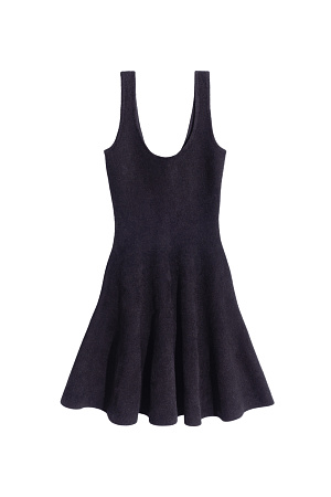 коричневый Трикотажное платье длины мини в стиле baby doll. Изделие связано из плотной эластичной вискозы, что позволяет платью сидеть по фигуре и поддержать форму юбки. Застежка сзади на молнию.