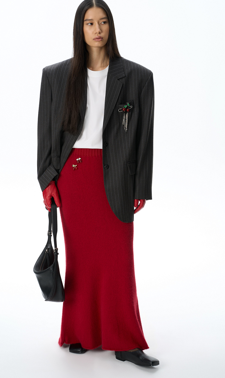 BRUSNIKA. Образ 4 из коллекции red and black