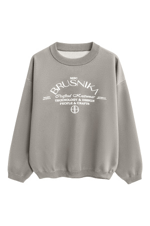 бежевый Трикотажный джемпер из вискозы. Модель свободного силуэта, с длинными рукавами, спущенной линией плеч и круглым вырезом горловины. Края выполнены в рубчик. Изделие декорировано брендированным жаккардом.