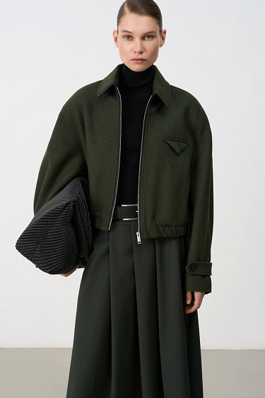 Шерстяной бомбер с отложным с воротником