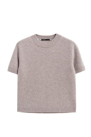 бежевый бежевый Трикотажная футболка из 100% кашемира. Модель свободного силуэта, с коротким рукавом и круглым вырезом горловины. Края изделия выполнены в рубчик.