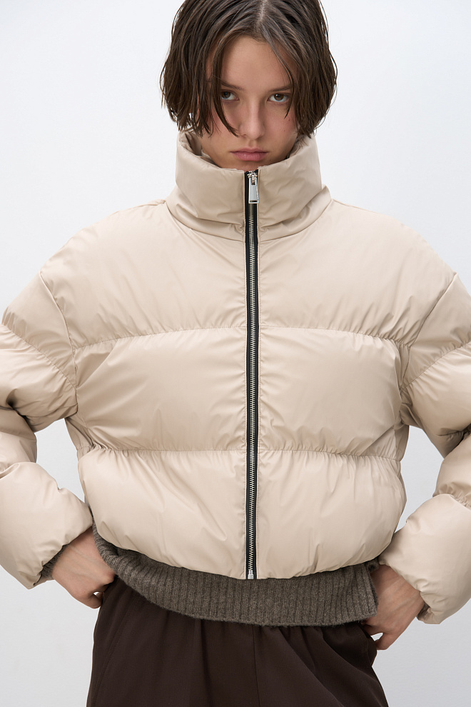 Короткий пуховик