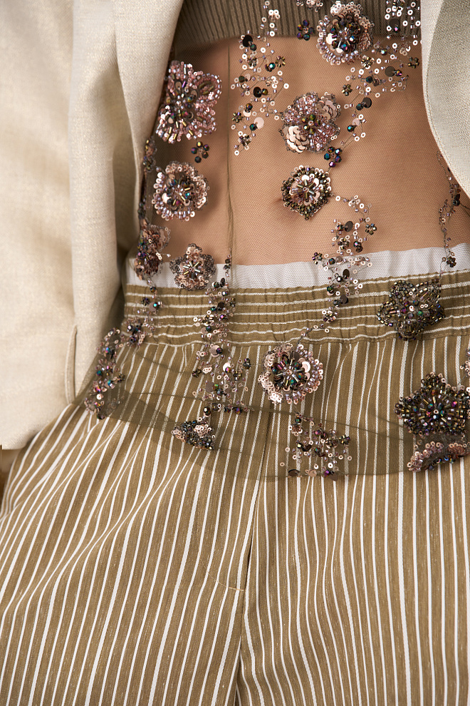 Прозрачный топ, расшитый бисером