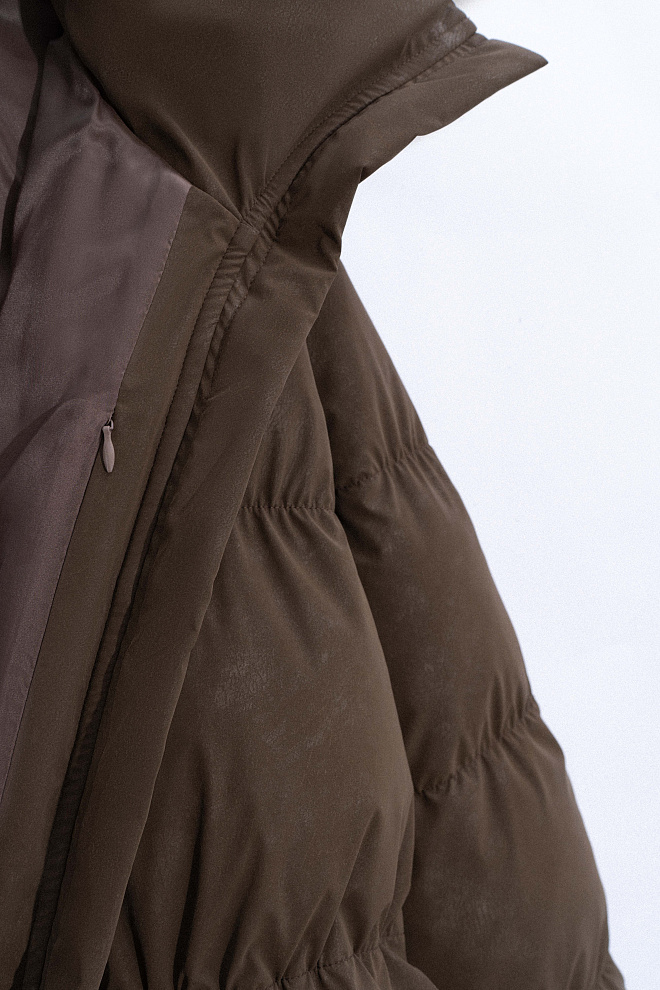 Объемный пуховик с эффектом замши