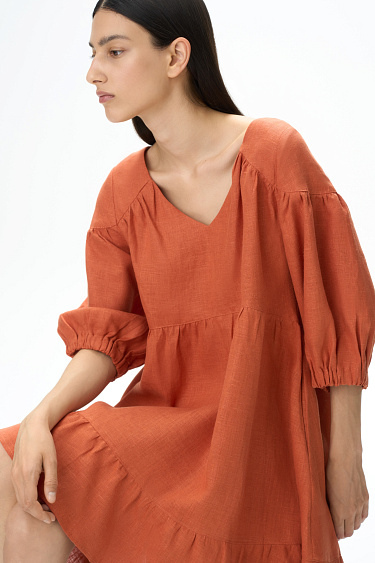 Льняное платье с завязками на спине