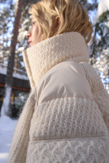 Пуховик с ажурным декором