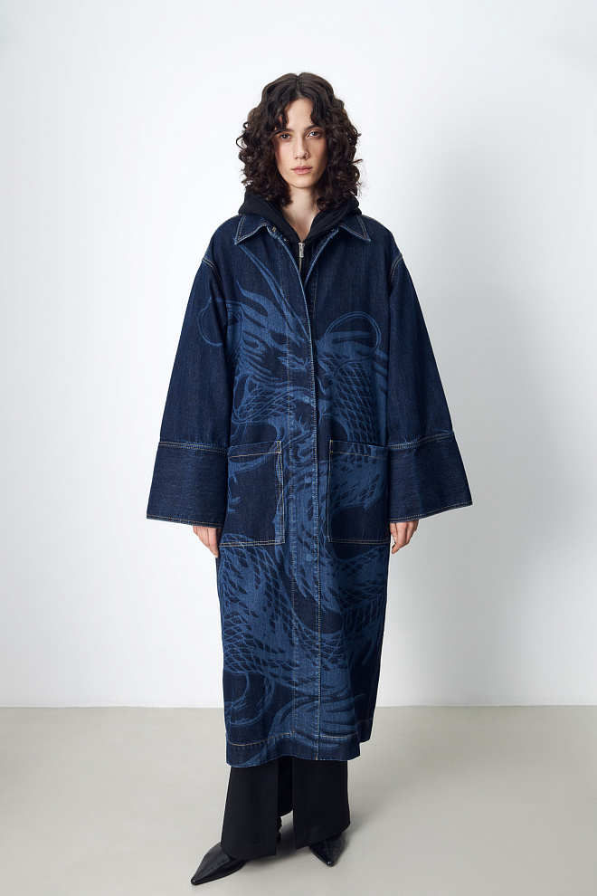 Принтованный джинсовый плащ