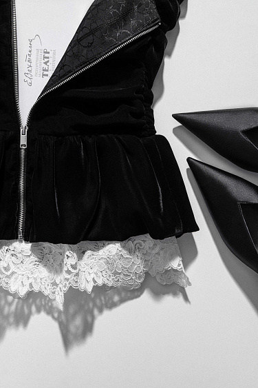 Бархатный корсет с баской