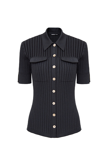 Футболка с отложным воротником