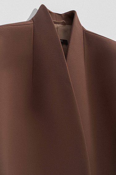 Двубортный приталенный жакет