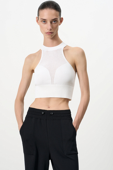 Топ с акцентной вставкой из сетки