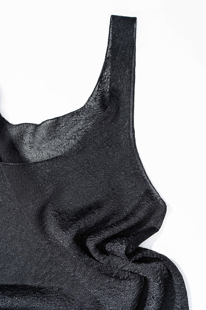 Цельновязаная майка с люрексом