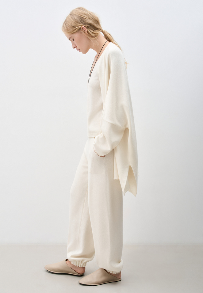 Трикотажные брюки-бананы из кашемира и шерсти 