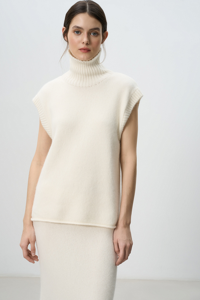 Трикотажный жилет из пуха лисы