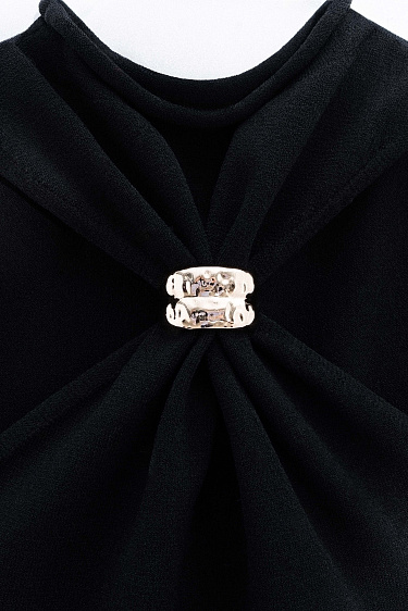 Платье мини с перемычкой