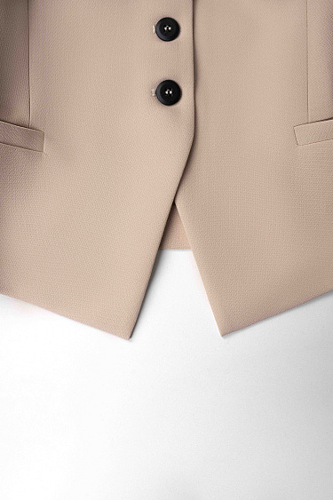 Жилет с открытой спинкой