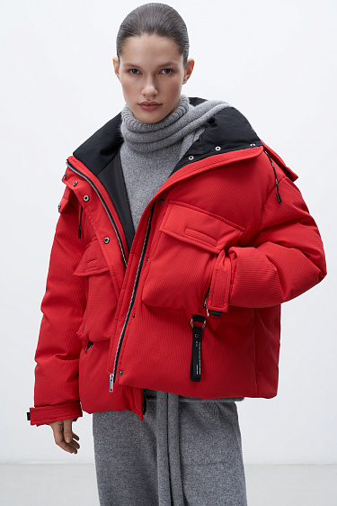 Пуховик с воротником-стойкой и капюшоном