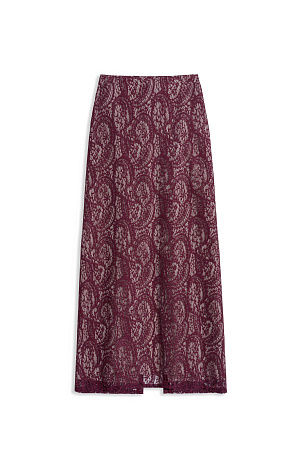 бордовый Юбка длины миди, выполненная из кружева на подкладке контрастного цвета. Модель прямого силуэта, с разрезом сзади и застежкой на молнию.